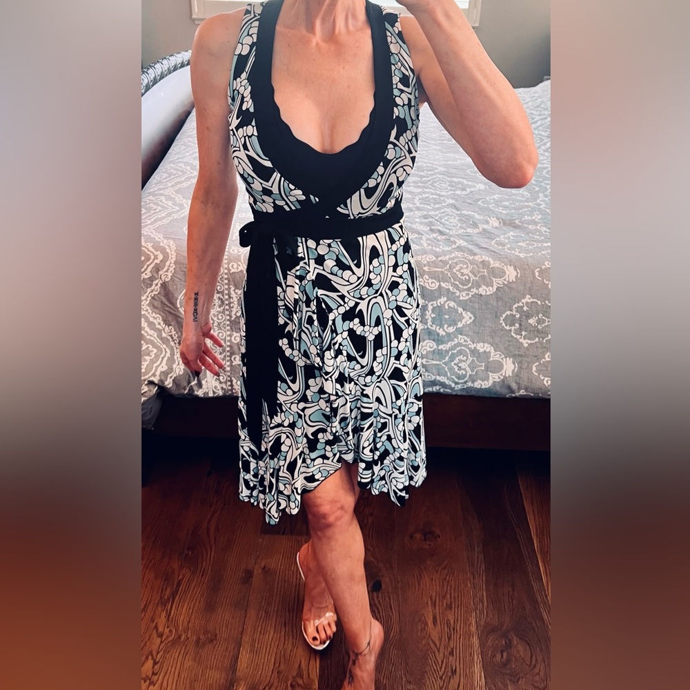 Bebe Y2K Wrap Dress XS Black Blue Print Stretch Lined.